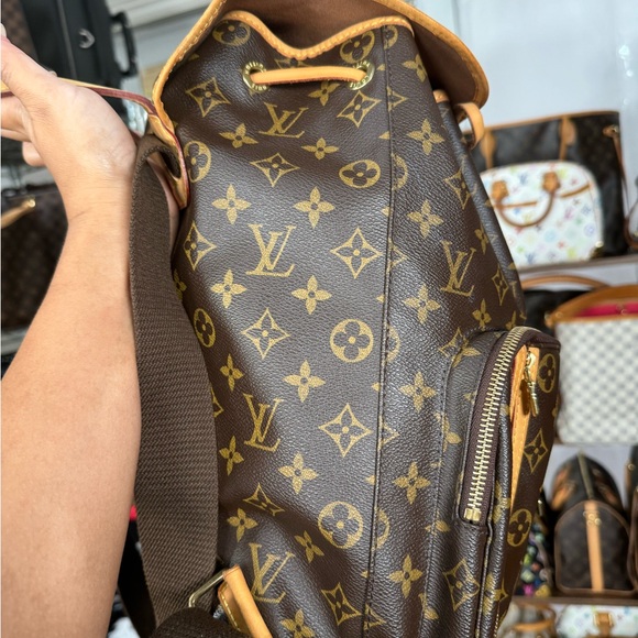 Authentic Louis Vuitton Bosphore backpack - Picture 4 of 13